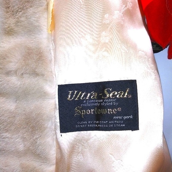 VINTAGE Deluxe Fur-like COAT Cream Beige Ivory Gold Buttons Superior Fabric RARE - Picture 14 of 14